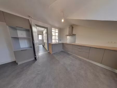 location appartement 4 pièces 102m²