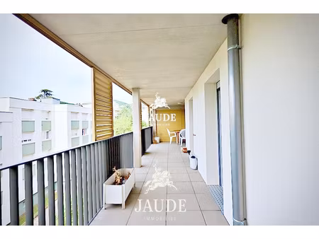 a vendre t3 avec terrasse et place de parking clermont- fer