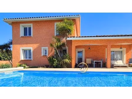 villa 7 pièce(s) 121 m2 sur terrain de 890 m2 environs - piscine pool house - garage