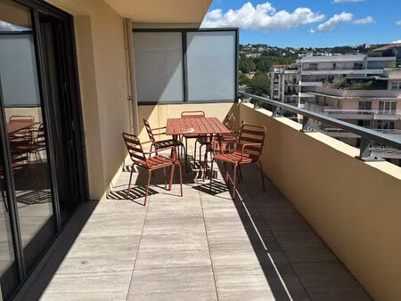 location appartement 4 pièces 90m²