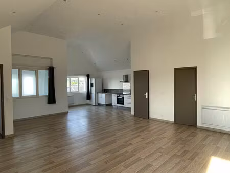 location appartement 3 pièces 84m²