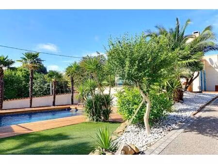 maison aubagne 8 pièce(s) 190 m2 avec piscine - jacuzzi sur 1200 m2 de terrain