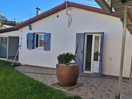 97430 le tampon maison 4 pièce(s) 120 m2 sur 565m² terrain clos