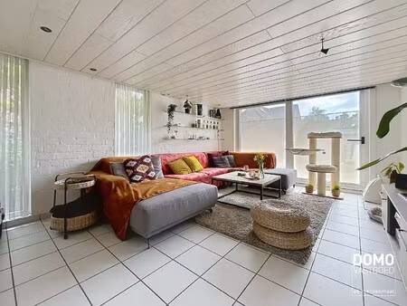 ruime gezinswoning met 3 slaapkamers en mooie tuin