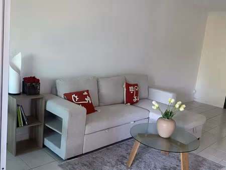 super t2 meublé avec terrasse