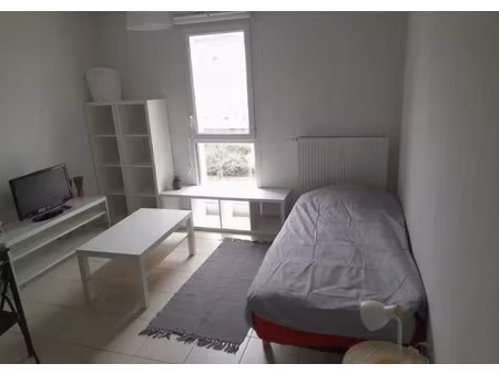 location appartement 1 pièce 21 m² à cenon (33150)
