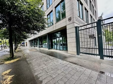 location commerce 117 m² à 1 402 m²