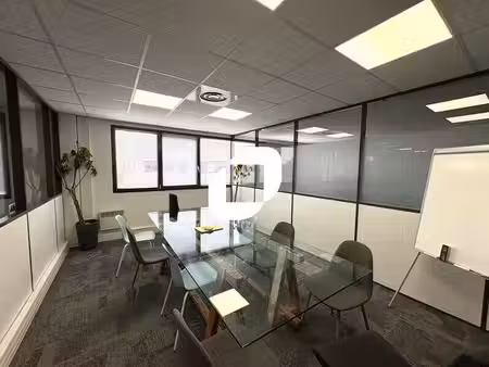 location bureaux bron 69500 266m²