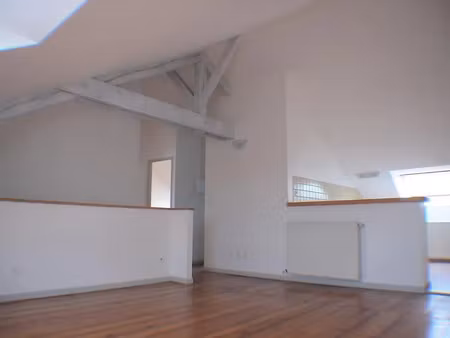 location appartement 3 pièces 58 m² à la tour-du-pin (38110)