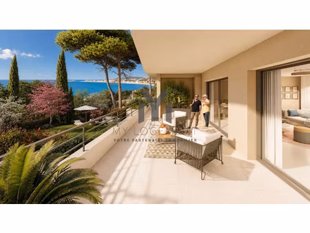 la ciotat dernier étage avec 100 m2 de terrasse et aperçu