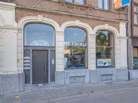 rez-de-chaussée commercial (92 m²) situé au cœur de halle