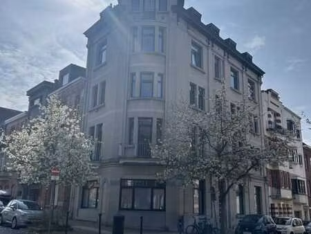 appartement 2 chambres etterbeek  lumineux et spacieux