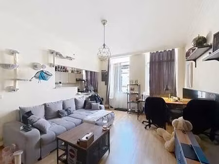 lumineux 1 chambre avec balcon