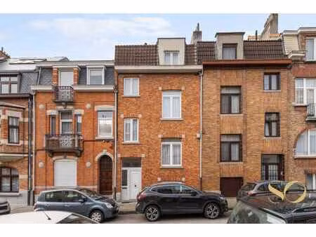 splendide jardin - grenier aménageable - maison saine