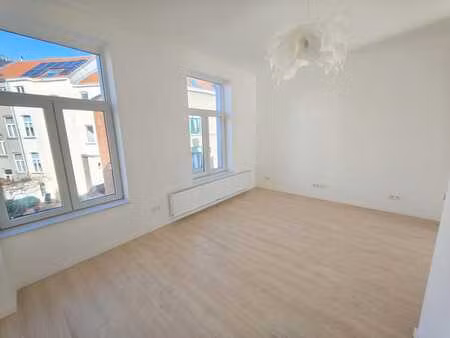 duplex 80 m² rénové – terrasse – quartier européen