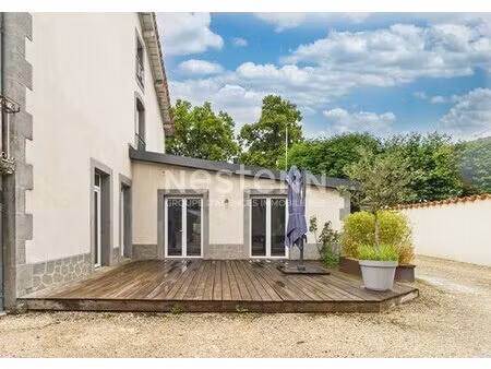 a aurillac  quartier prisé du cap blanc  à vendre maison de ville de type 4 avec jardin...