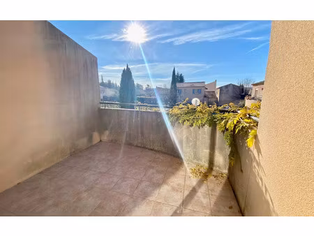 location appartement  m² t-2 à pertuis  690 €