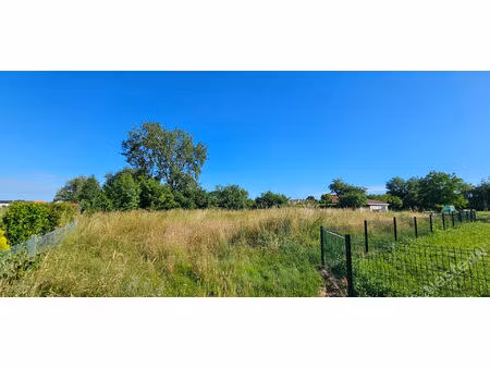 terrain constructible viabilisé à oslon de 1066 m²
