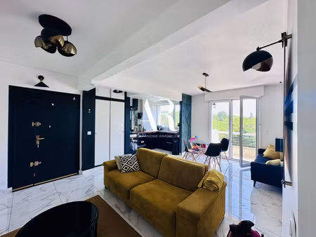 appartement 2 pièces meublé refait à neuf avec balcon