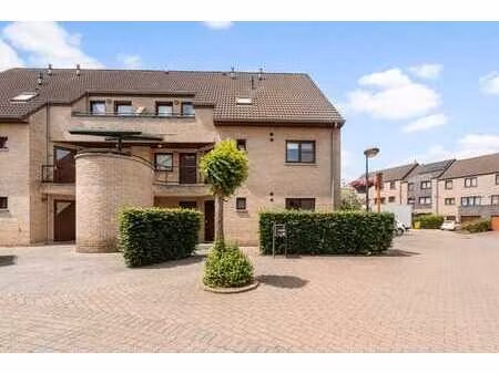 appartement rez-de-chaussée avec jardin à sint-stevens-woluw