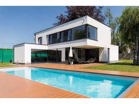 villa avec piscine  vue campagne & prestations haut de gamme