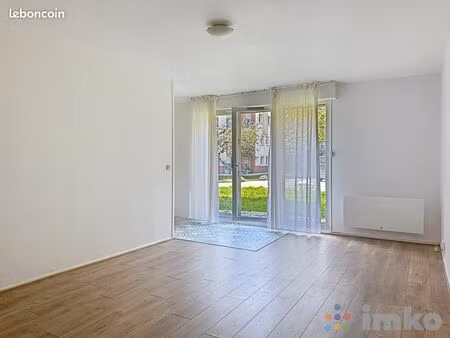 studio 1 pièce 31 m²