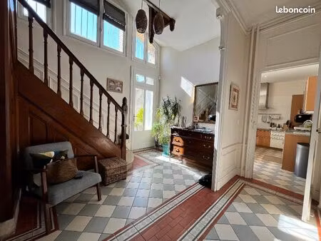 maison 10 pièces 260 m²