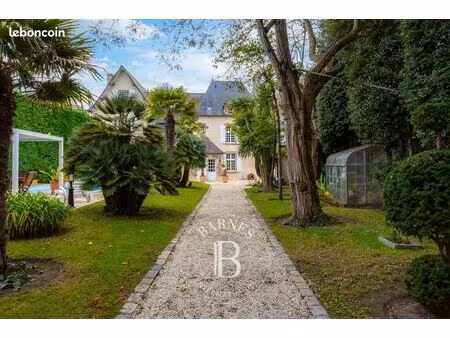 propriété 9 pièces 351 m²