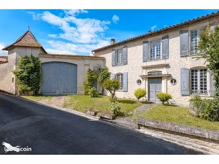 maison 10 pièces 246 m²