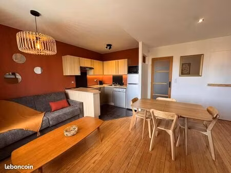 élégant appartement de standing entièrement rénové  situé dans le quartier prisé de la lan