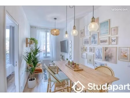 chambre 1 pièce 9 m²