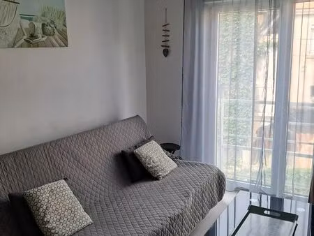 studio meuble