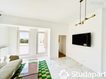 chambre 1 pièce 13 m²