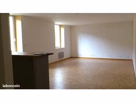 grand f3 avec garage et parking quartier calme