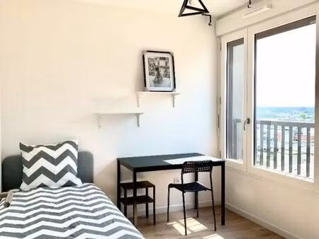 chambre 1 pièce 9 m²