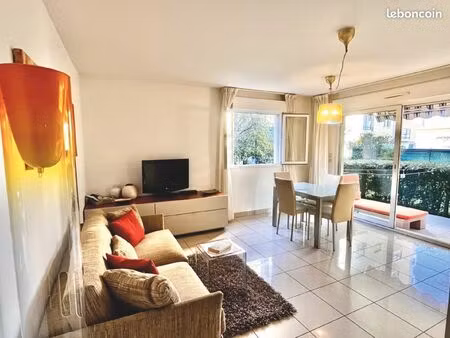 location t3 - 50m plage du solenzara • terrasse • garage • particulier
