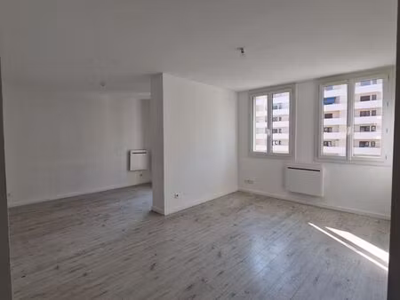 appartement 3 chambres avec balcon très lumineux