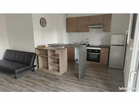 t2 meublé 40 m² avec balcon  climatisation et parking