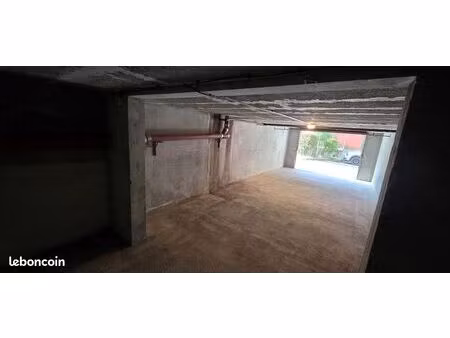 garage a louer 32m²