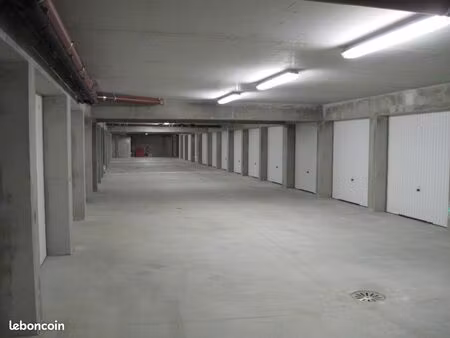 garage double - box fermé