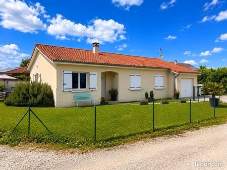 château-gaillard – maison individuelle de plain-pied avec double garage et jardin