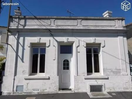 maison t3 50 m2 meublée avec cour intérieure