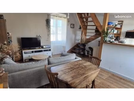 t2 duplex 36m² non meuble situé rue saumuroise à angers