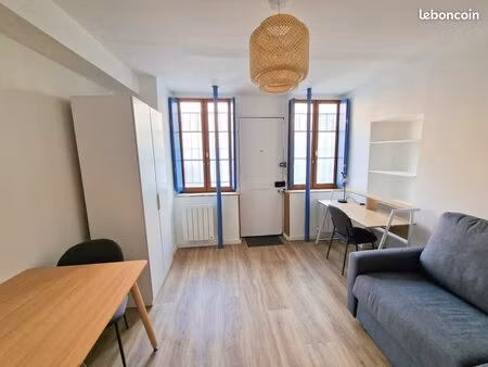 studio 1 pièce 18 m²