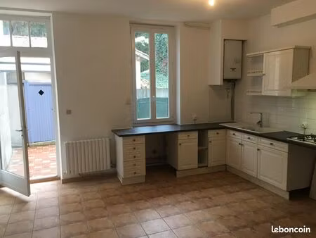 maison de ville avec petit jardin quartier ancien hopital