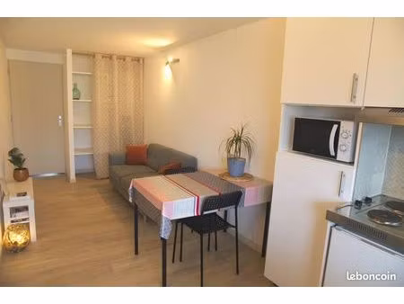 t2 meublé 30m² dans petite résidence  0 de frais d’agence