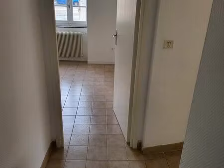 appartement de 45m2 avec extérieur et place de parking