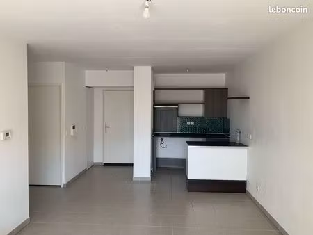 t2 à castries