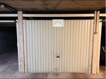 location box garage fermé - 23 70 m² résidence sécurisée - lyon 69001 (à côté de la croix-
