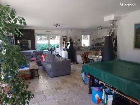 chambre meublée de 15m² située à cellettes  sur la rive sud de blois pour un étudiant ou p